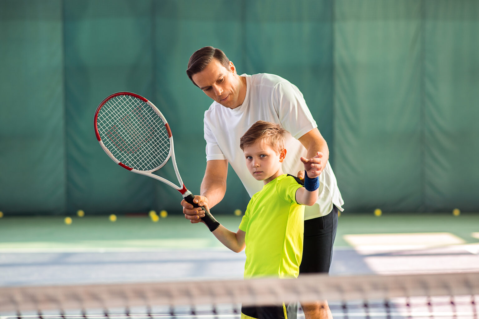 You can play tennis your. Теннис дети. Ребенок теннисист. Дети играющие в теннис. Ребенок с теннисной ракеткой.